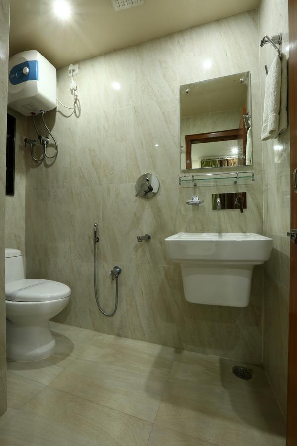 Hotel Sunview International Guwahati Bagian luar foto